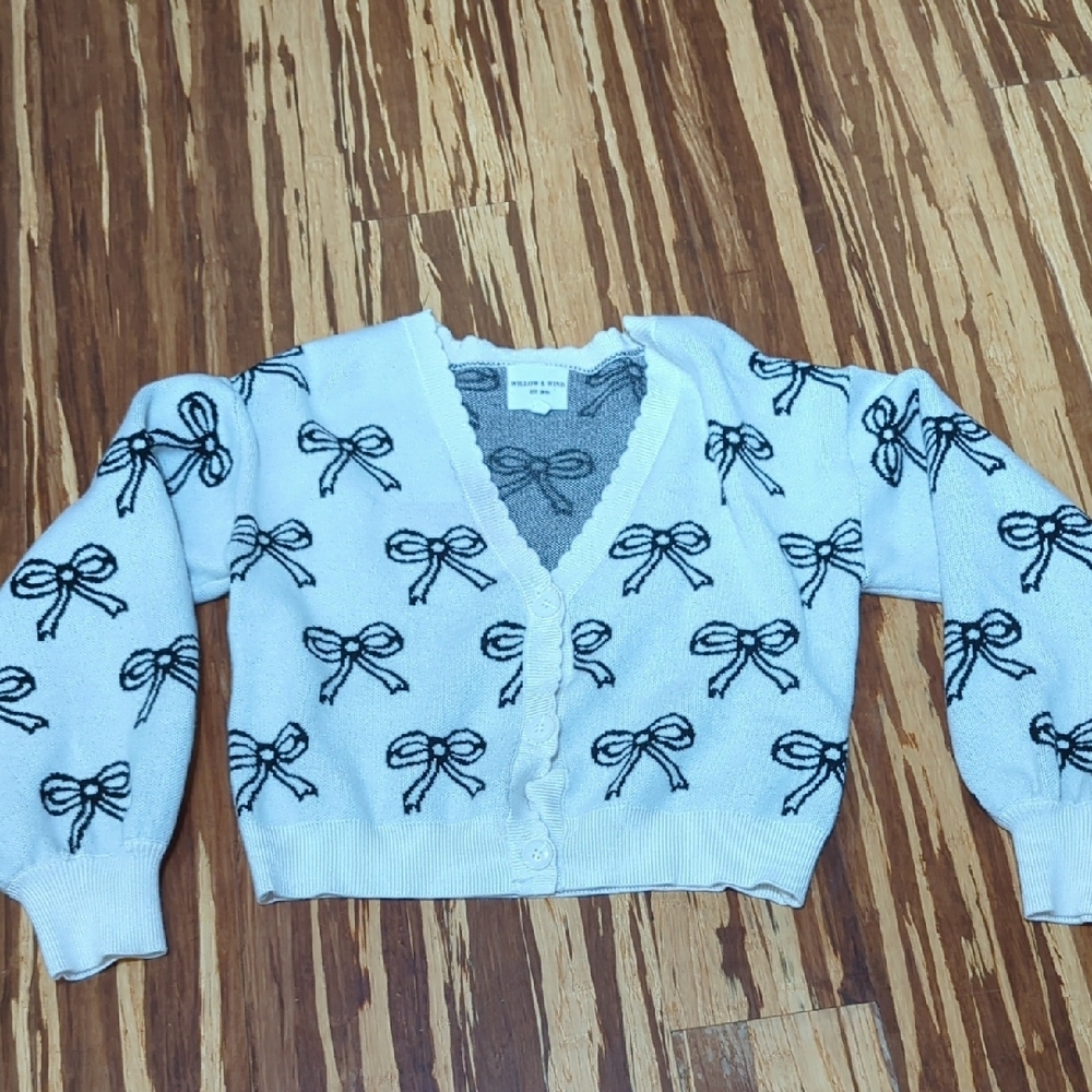 Willow and Wind bow pattern sweater